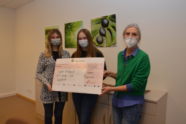 Berger Azubis spenden 500 Euro für soziale Zwecke