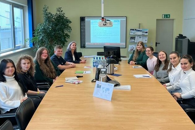 Kaufmännische Berger Auszubildende lernen „Richtig kommunizieren“