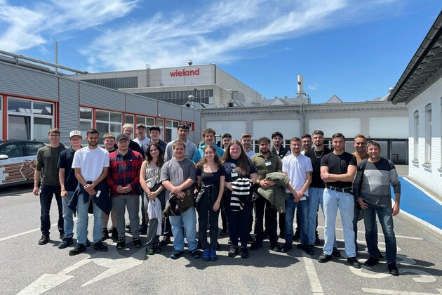 Auszubildende auf spannender Exkursion